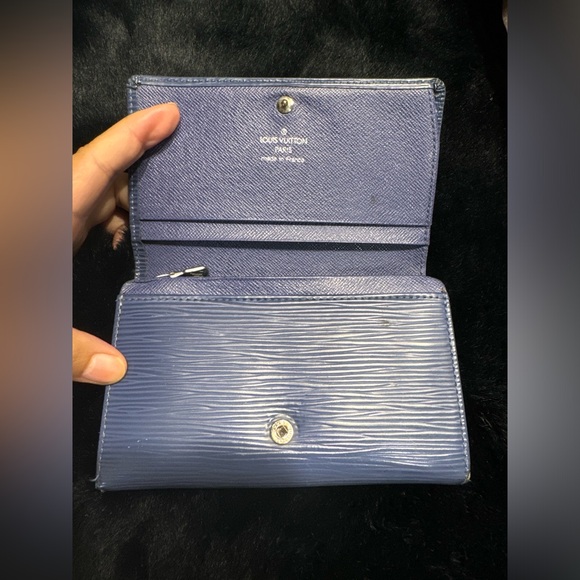 Louis Vuitton Tresor Wallet - Picture 12 of 17